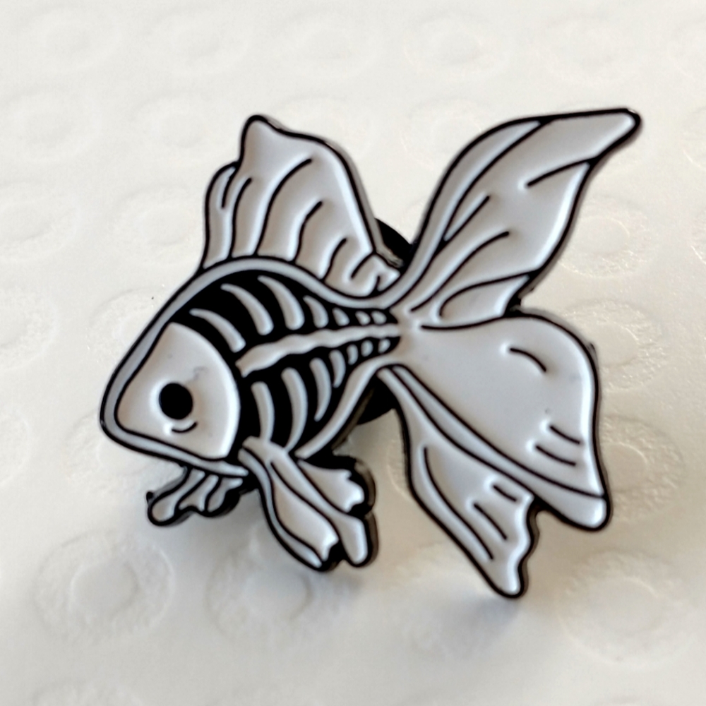 🧁 3/$30 Skeleton Fish Enamel Pin NEW